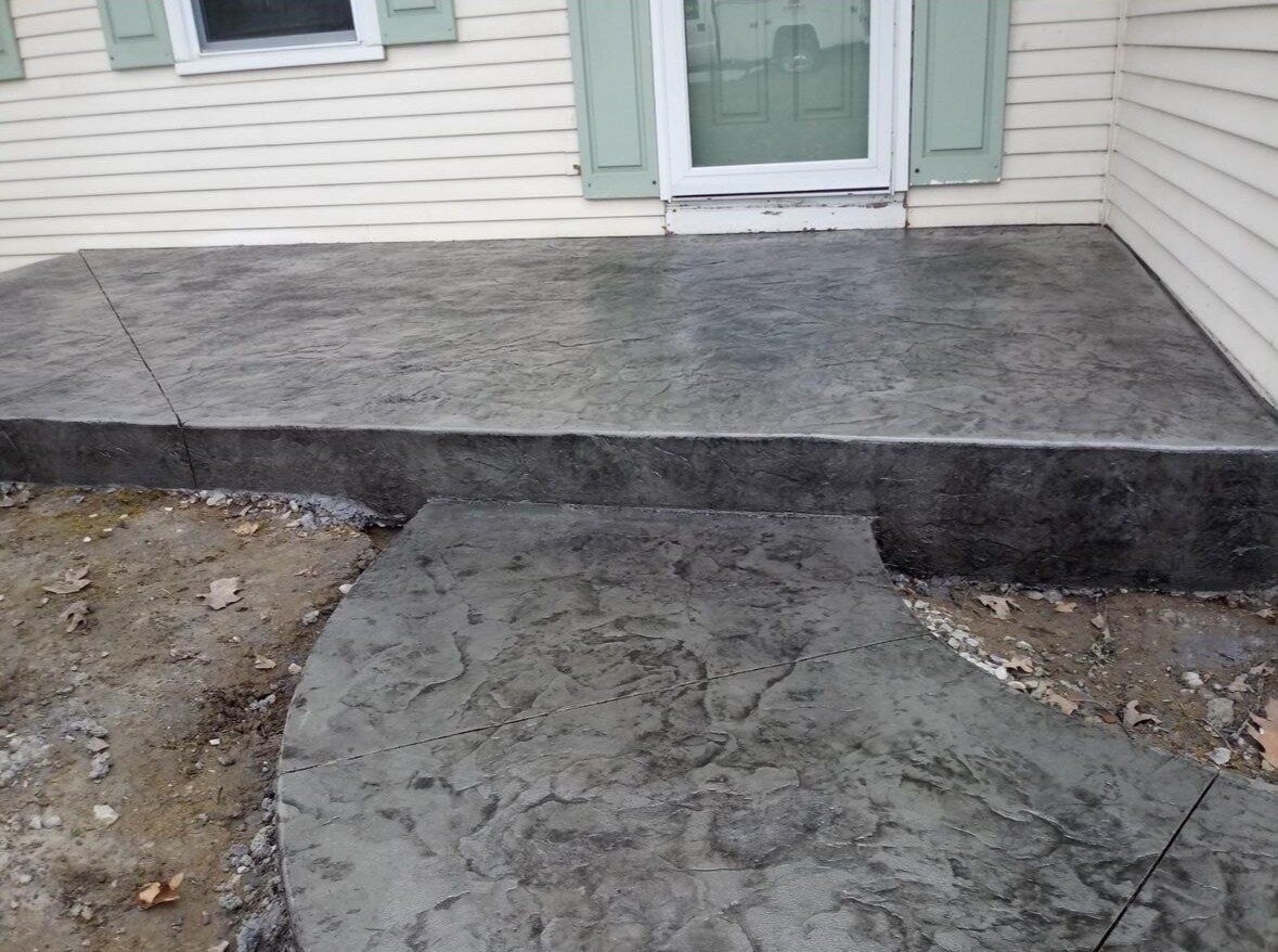 Stamped decorative concrete project with pattern and color treatment